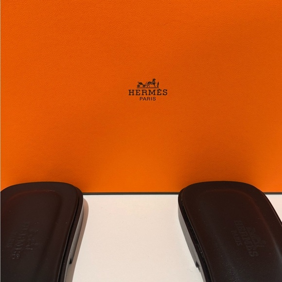 Hermes Silver Leather Sandals Oran leather mules silver size 38/5 - Picture 13 of 14